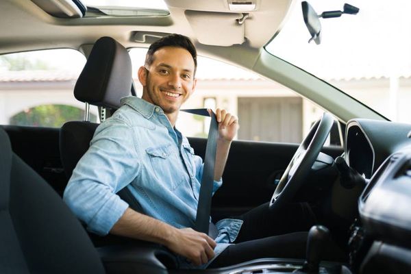 Fahrer im Auto