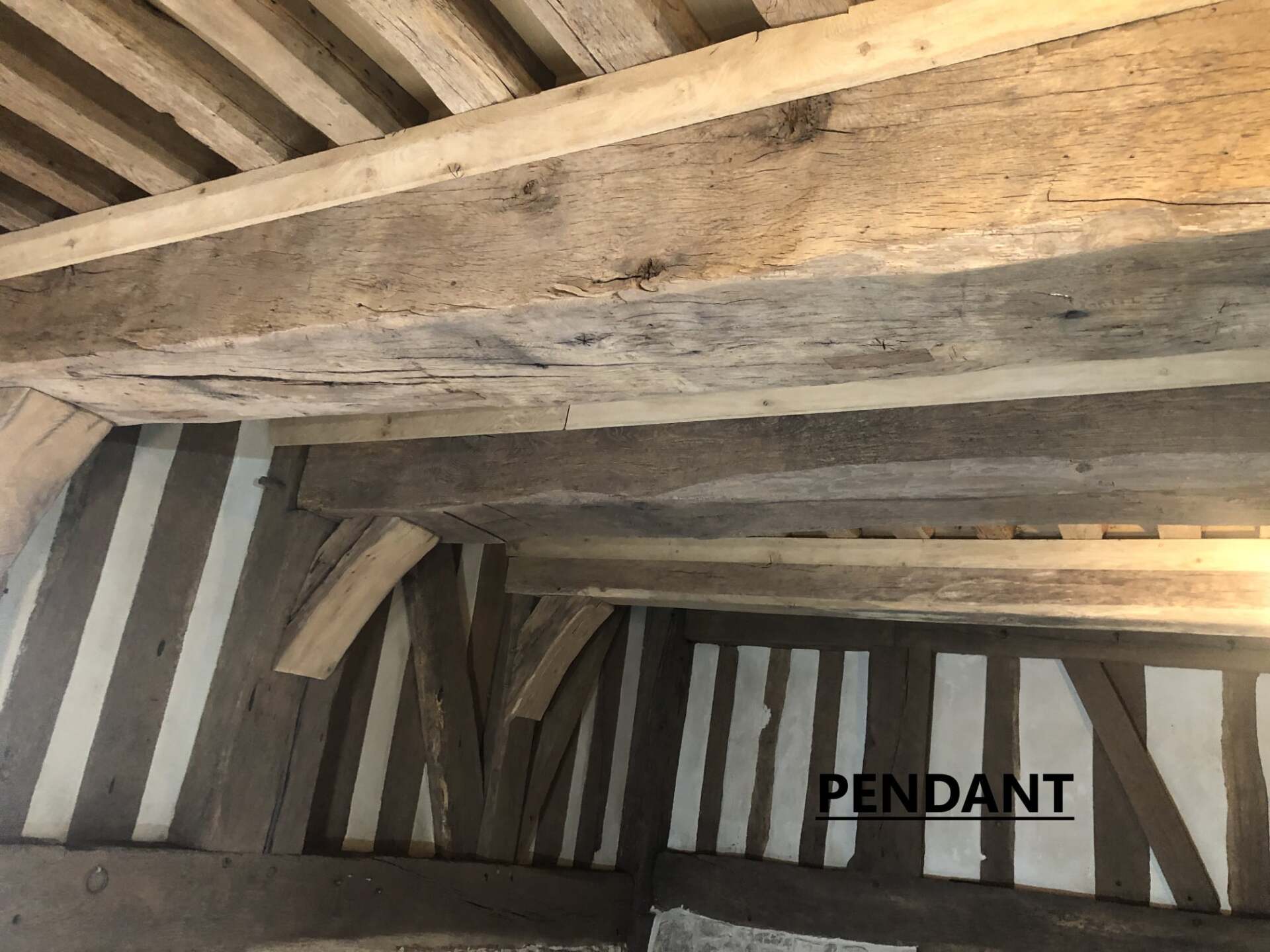 Travaux charpente aérogommage pendant