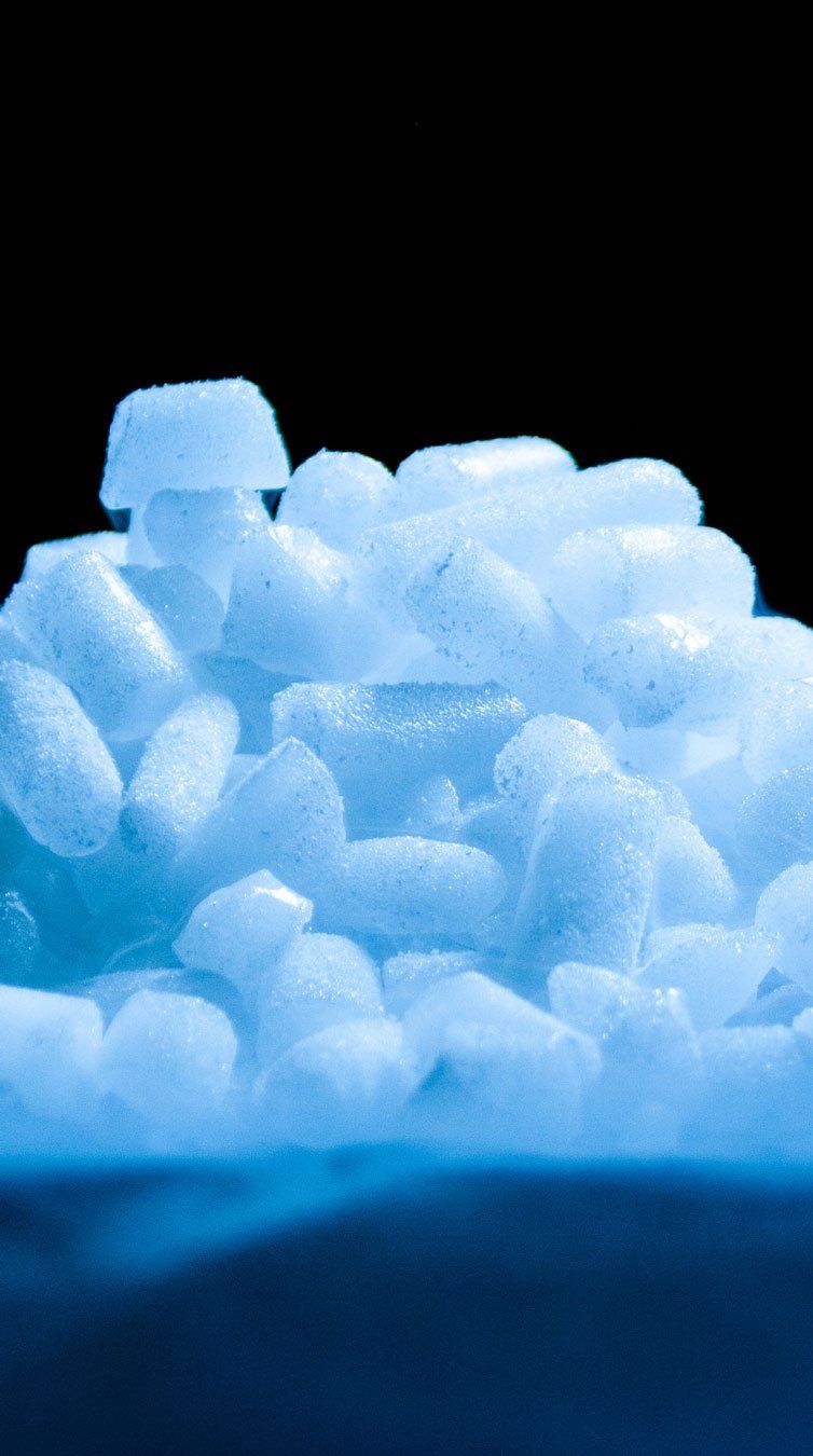 Pellets pour appareil à nettoyage cryogénique