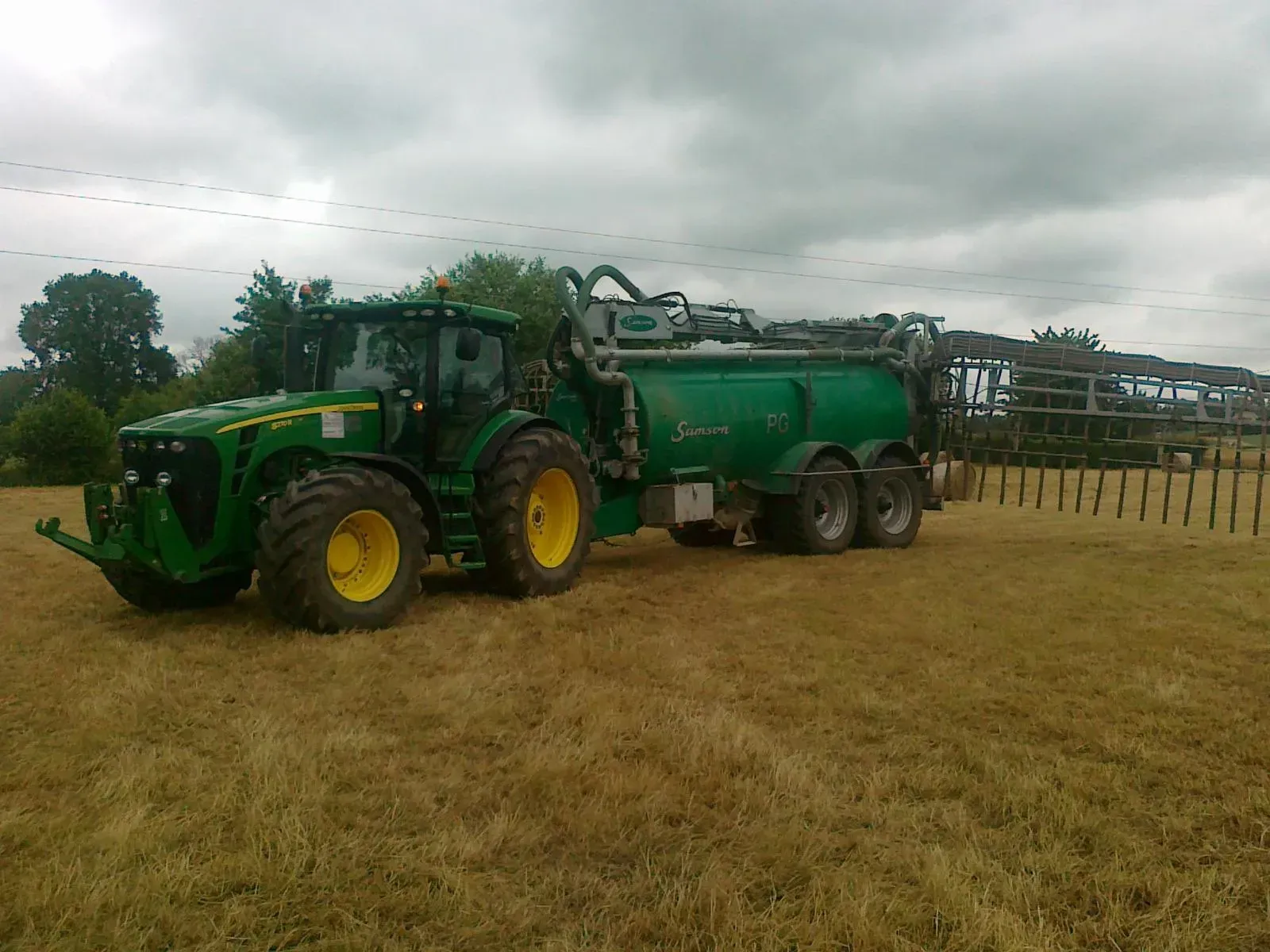 Une machine agricole pour la gestion des fourrages