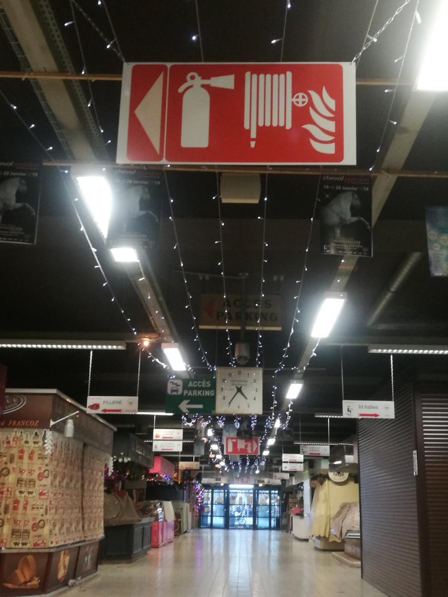 Signalétique suspendu incendie