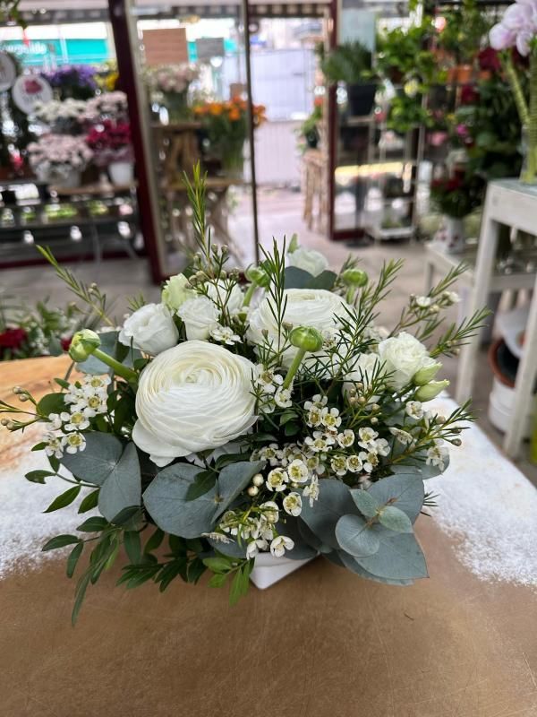 Composition florale avec de l'eucalyptus