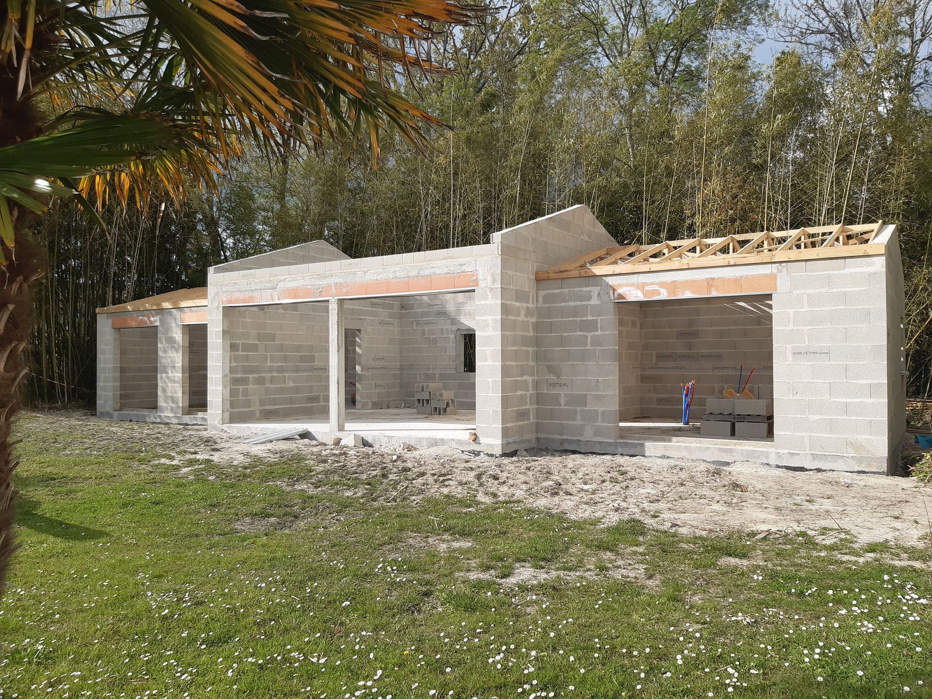 Abri de piscine en agglos