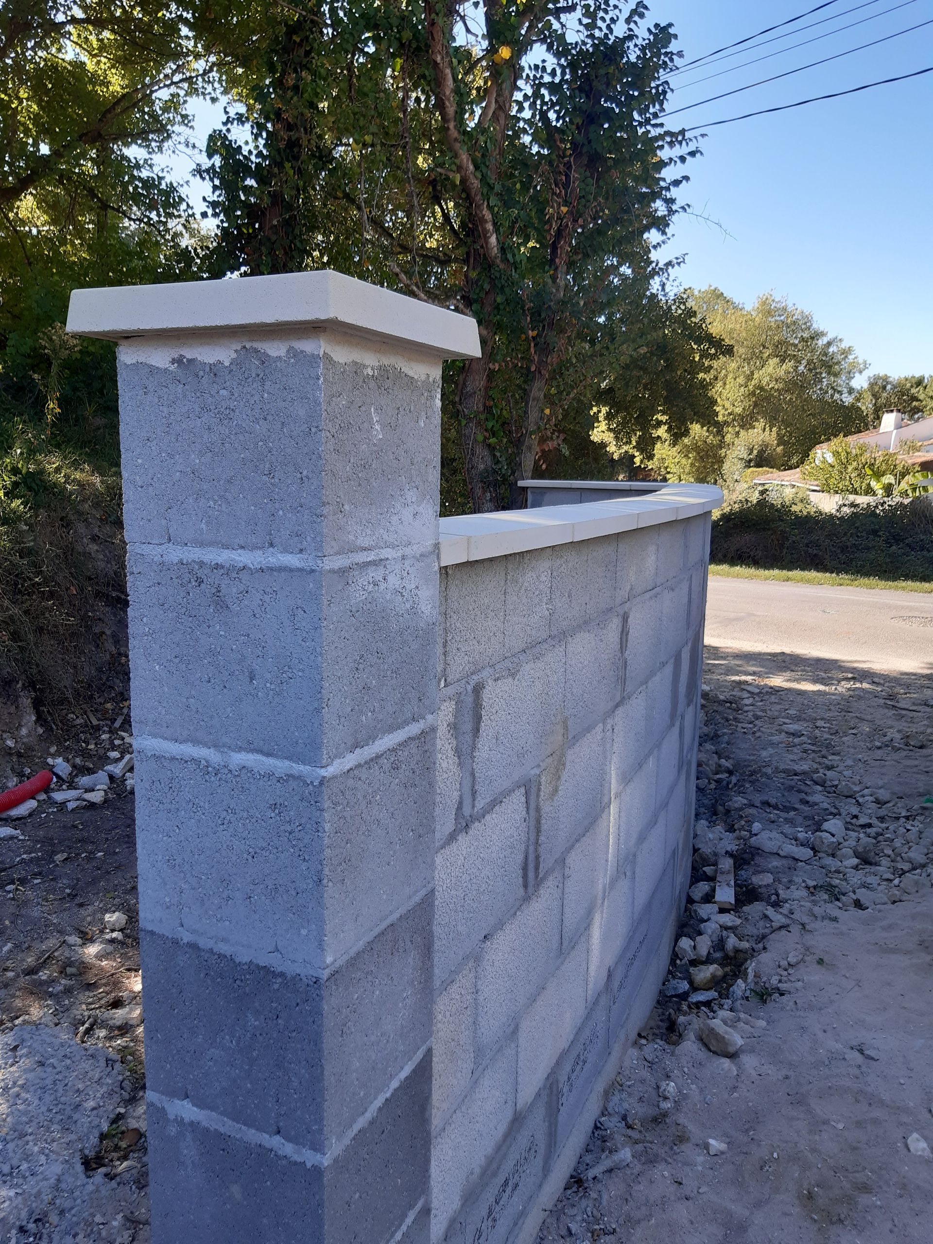 Clôture et dessus de murette en pierre