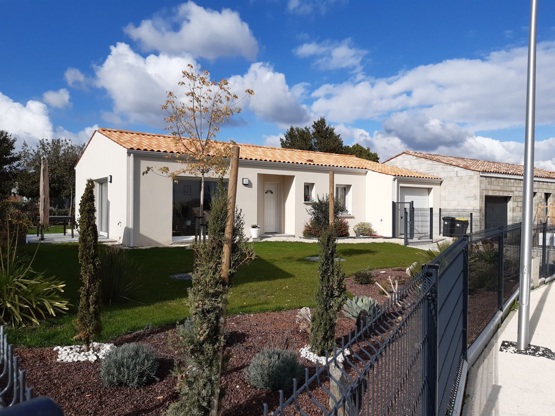 Construction à Arvert avec jardin