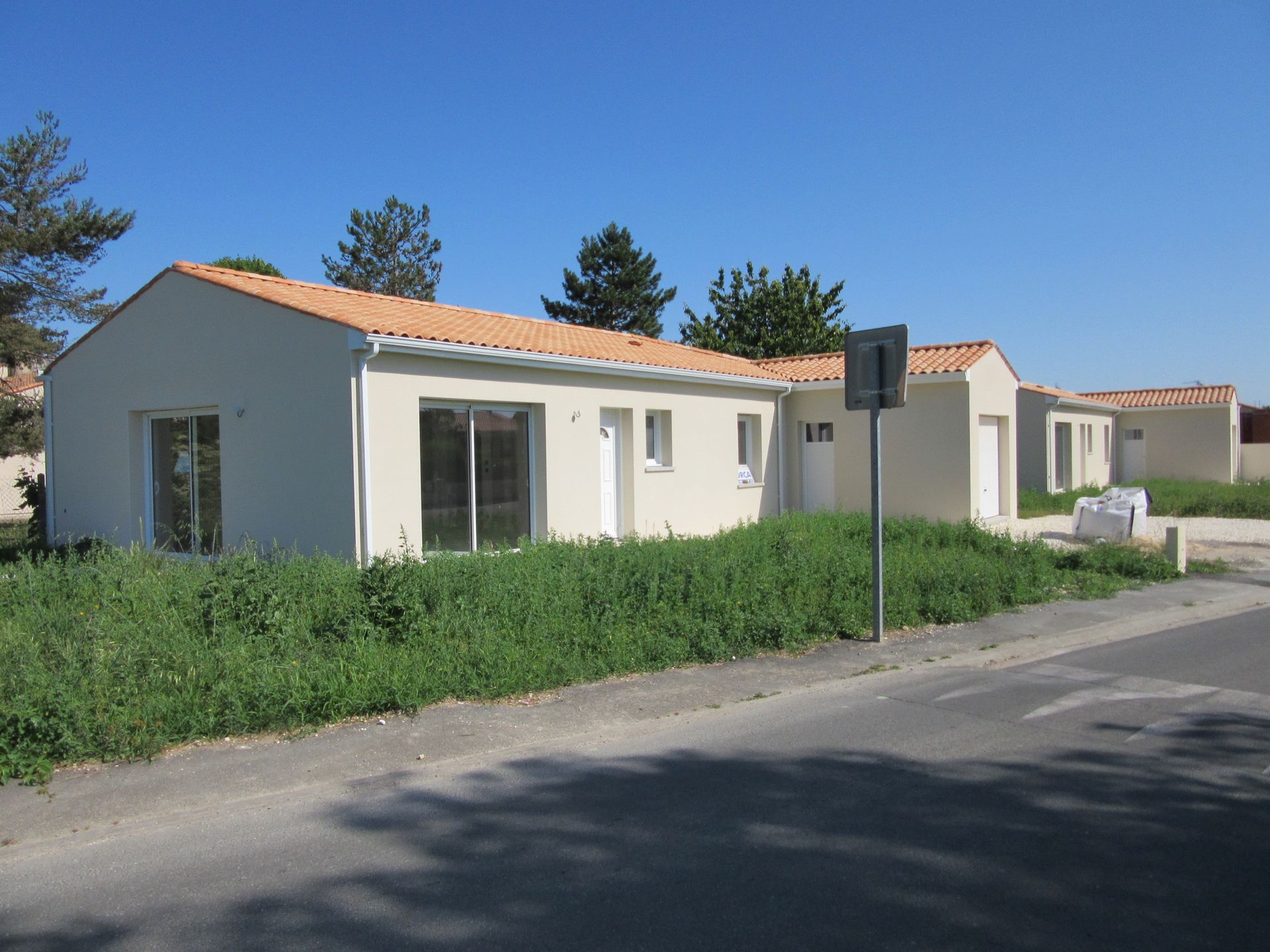 Deux constructions de maisons après