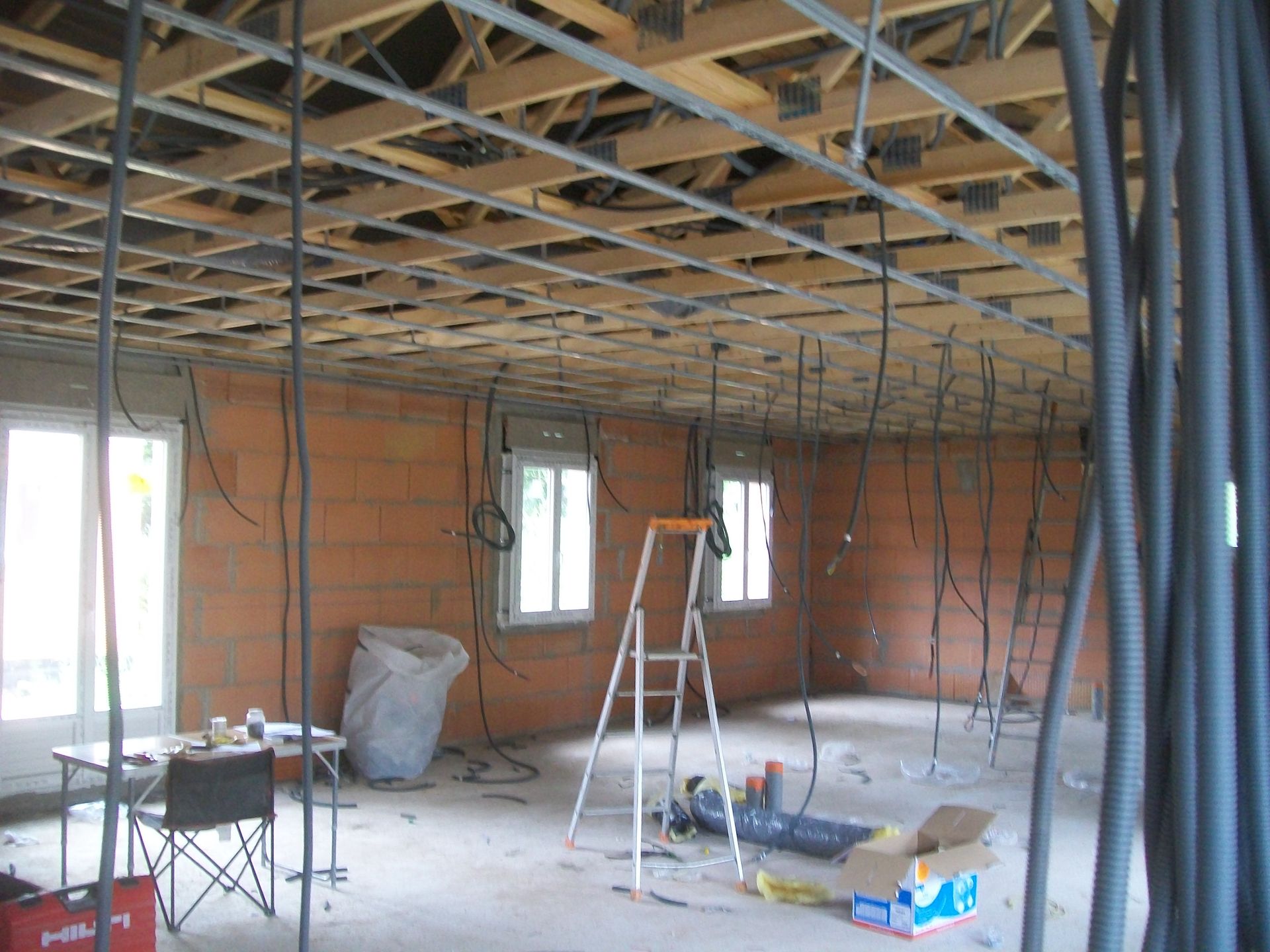 Travaux d'électricité dans maison neuve