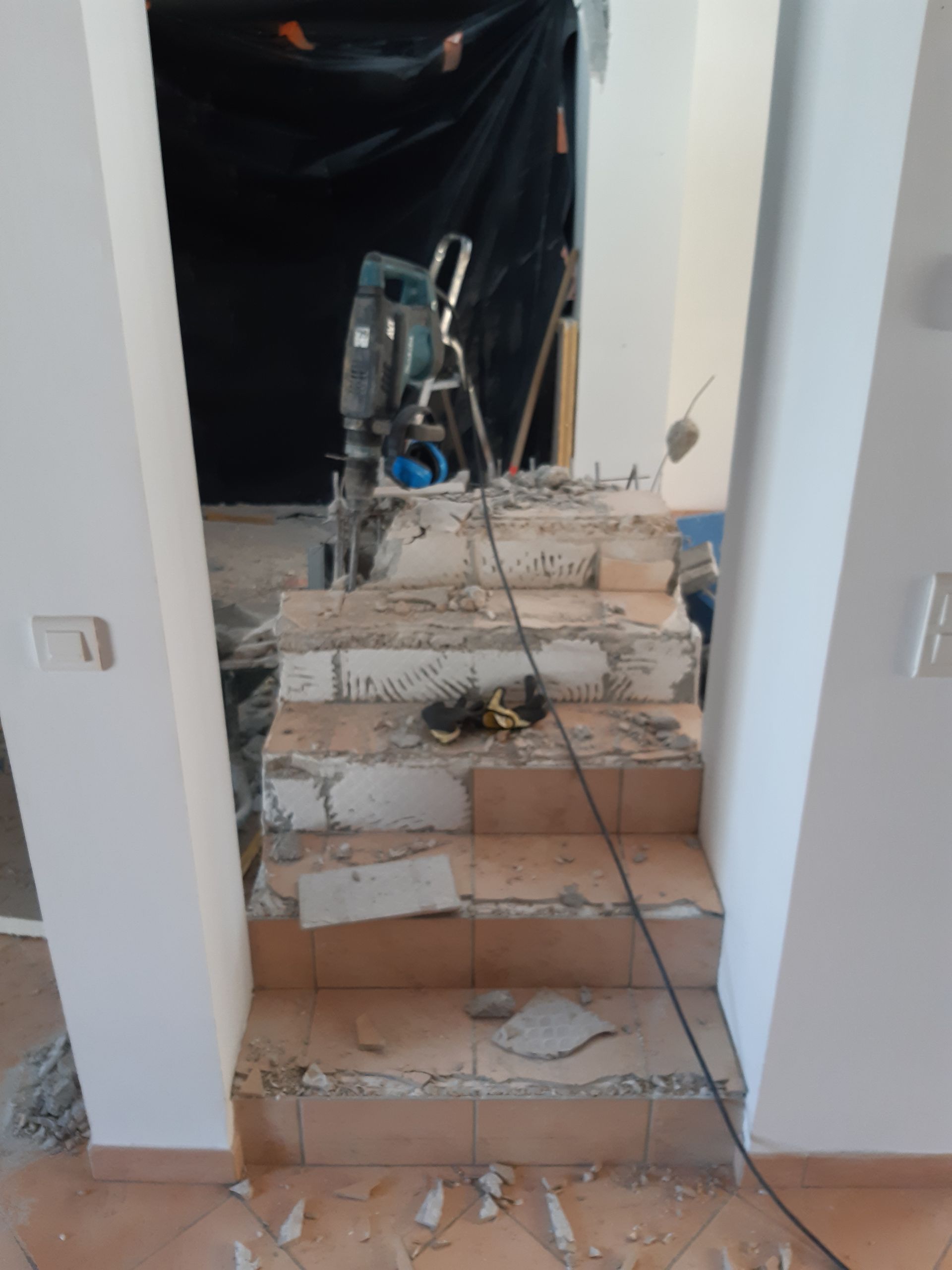 Rénovation en cours escaliers à Saint Palais