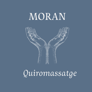 Un logotipo para Moran Quiromasaje con un par de manos sobre un fondo azul.