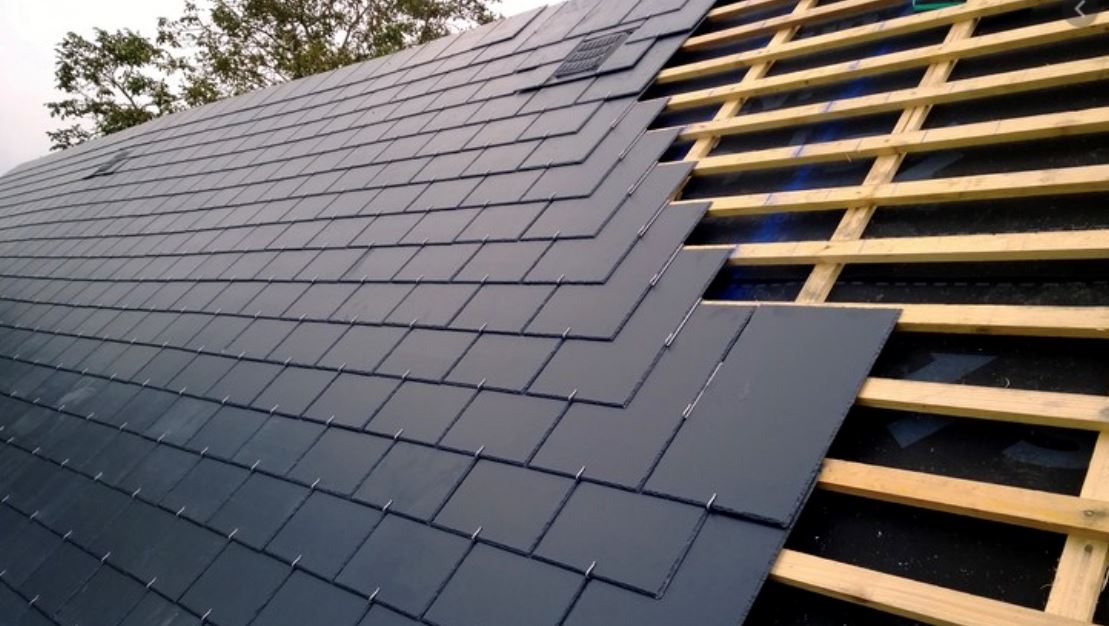 Pose de tuiles en ardoise