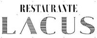 Un logotipo en blanco y negro para el restaurante Lacus.