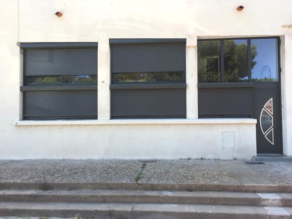 Plusieurs volets roulants motorisés