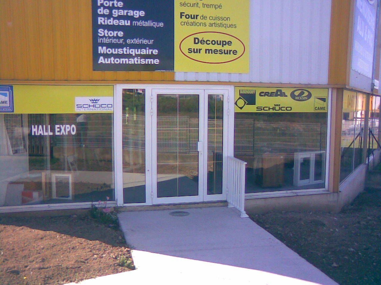 Façade du magasin de miroiteri et vitrerie Art Miroiterie