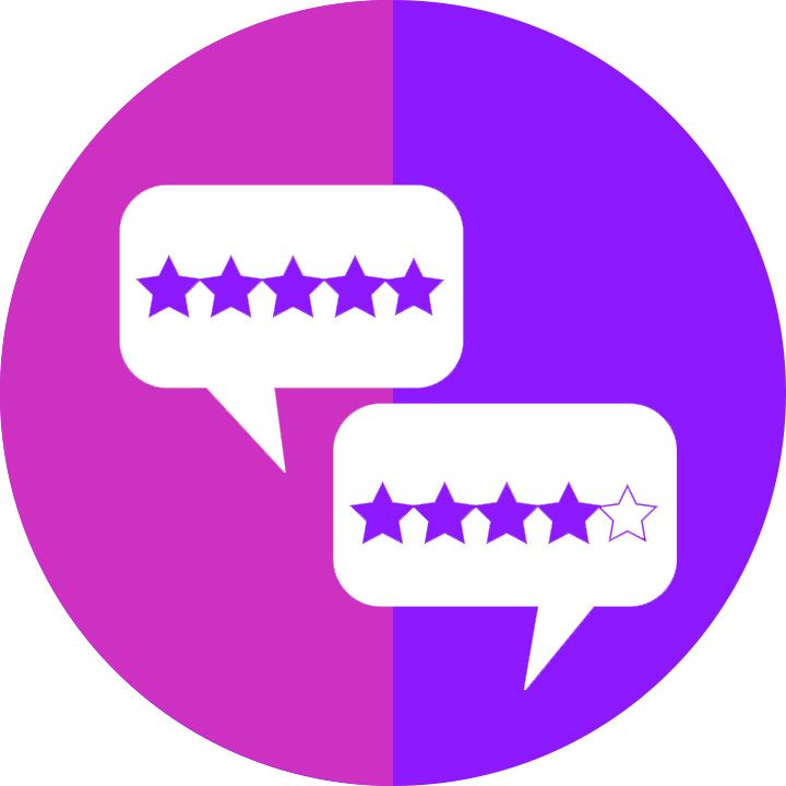 Deux bulles de dialogue avec des étoiles sur un fond circulaire rose et violet