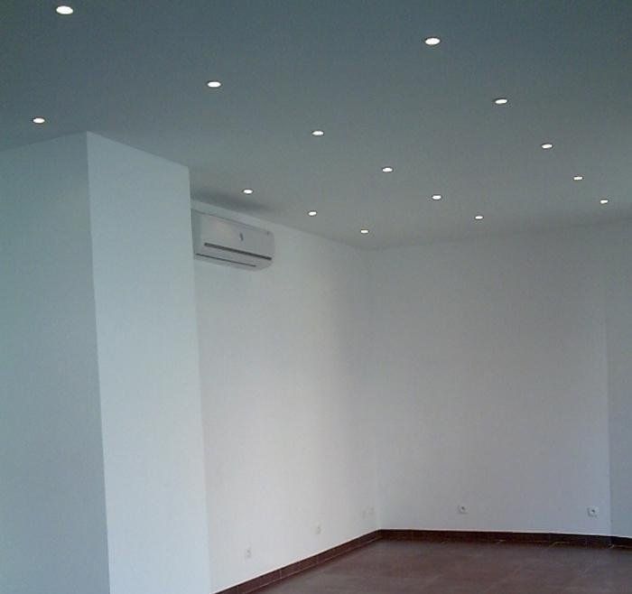 Plafond lumineux et climatisation