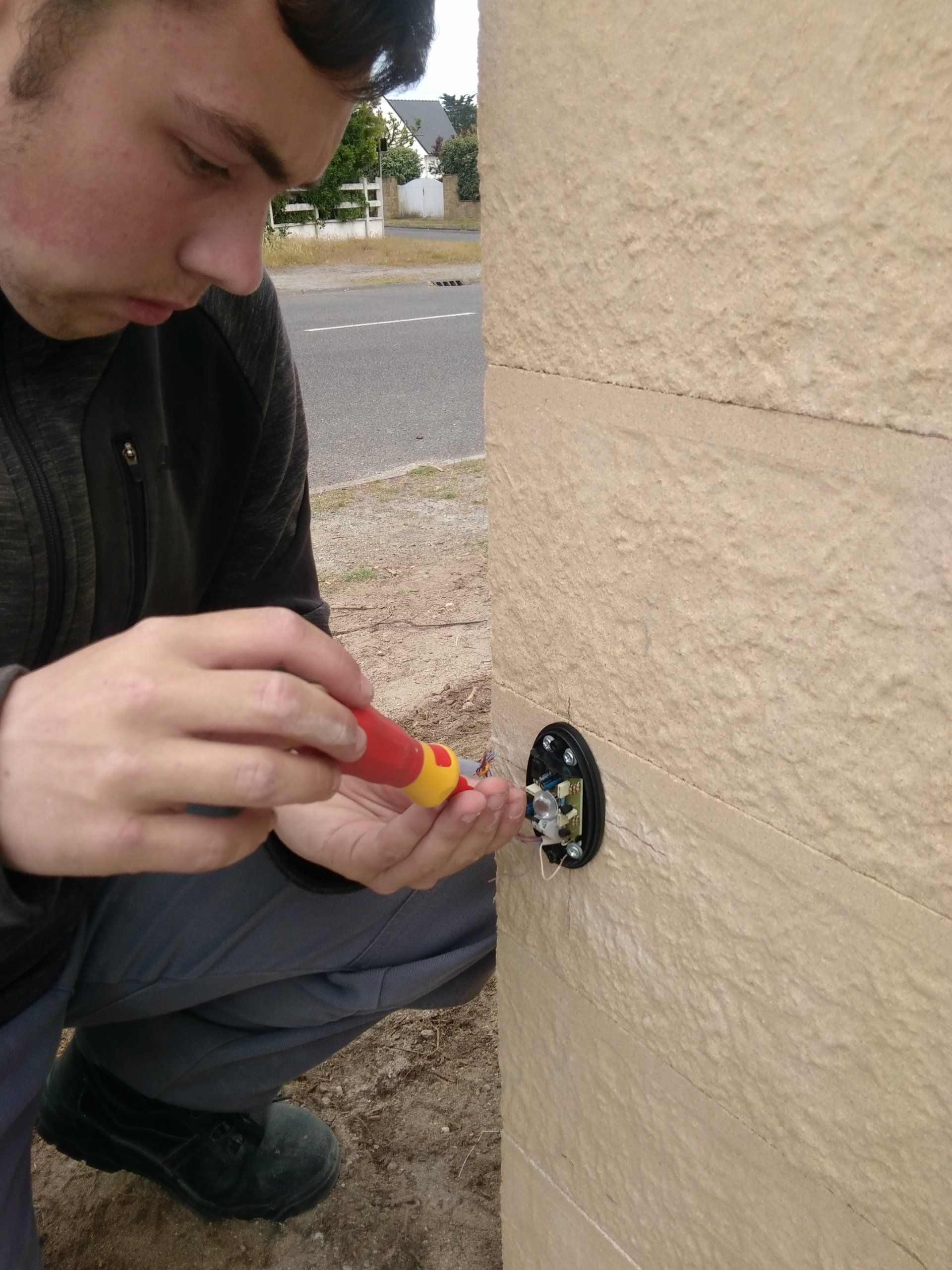 Mise en place d'une prise extérieure