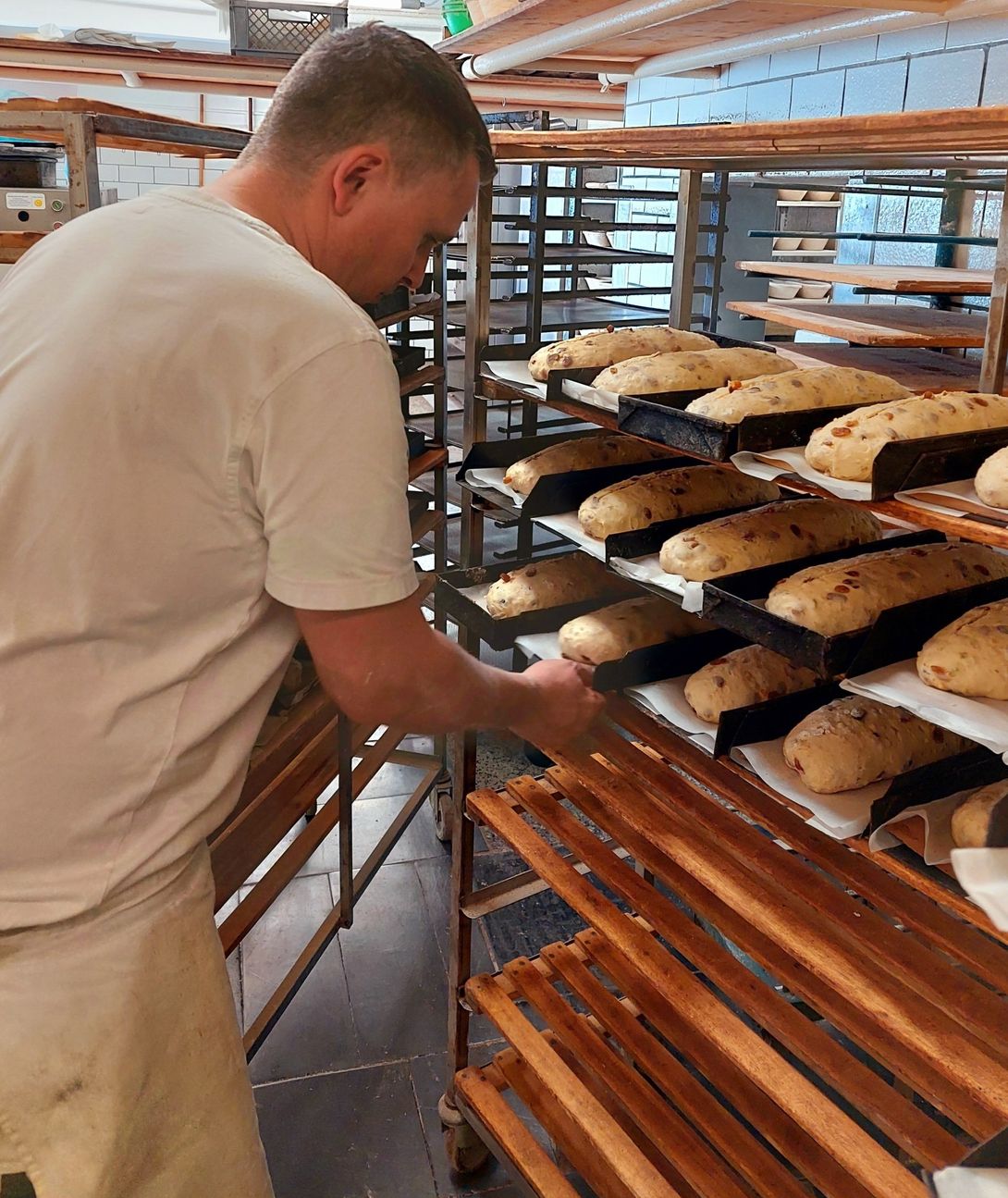 Bäckerei Morgenstern – Bäcker bei der Arbeit