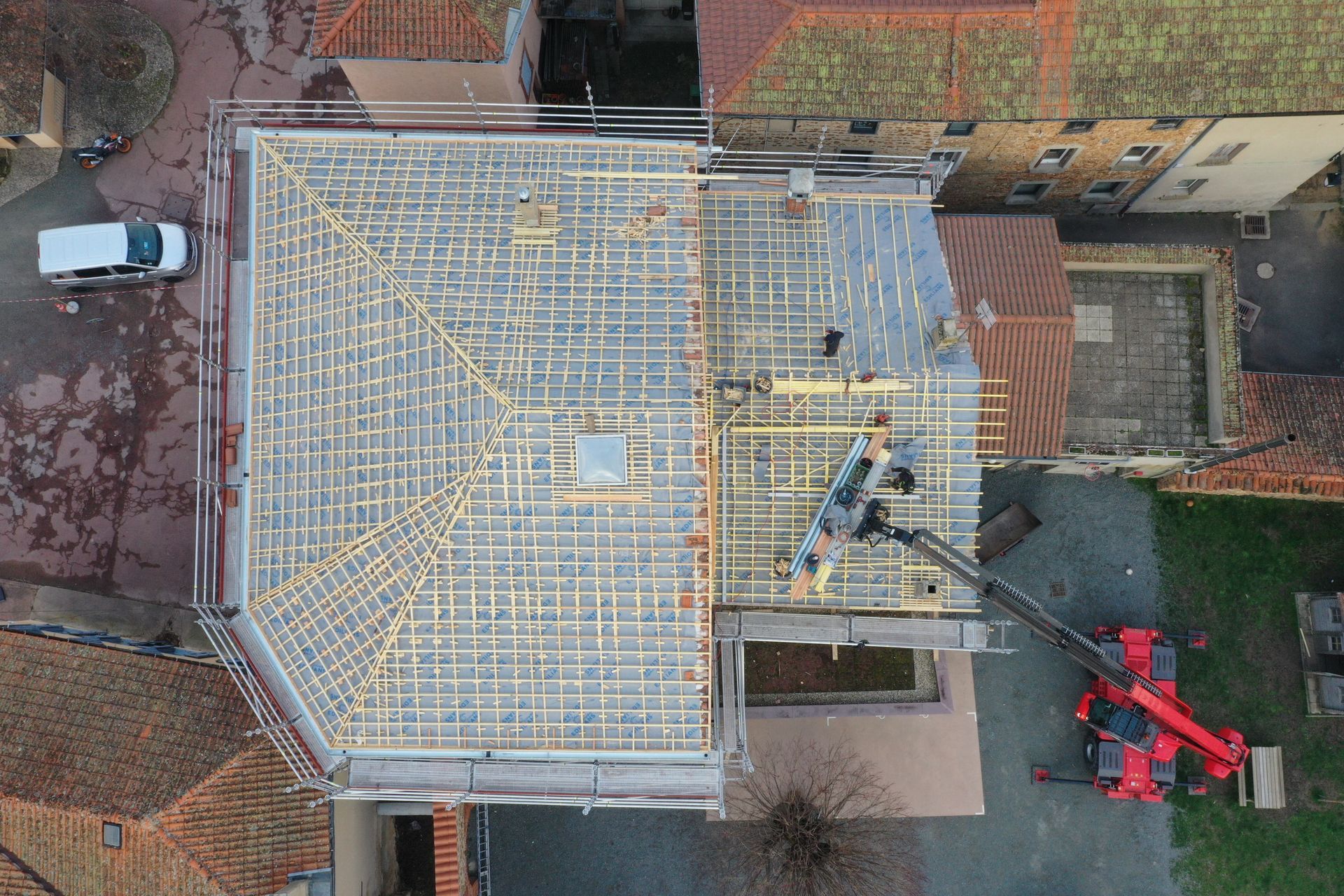 Chantier en cours pour réfection d'une toiture