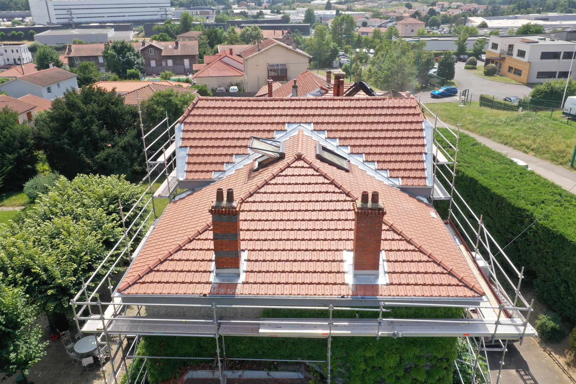 Rénovation de couverture en tuiles en cours