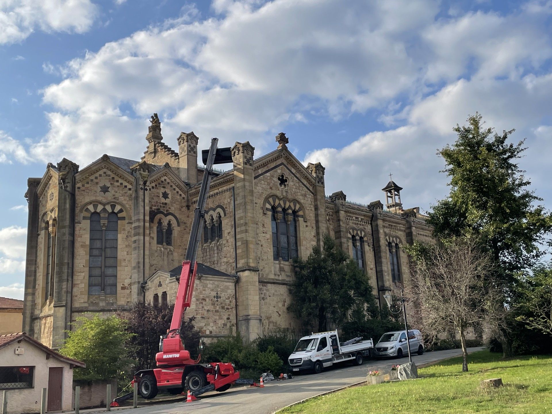 Rénovation de couverture en ardoises dans la Loire