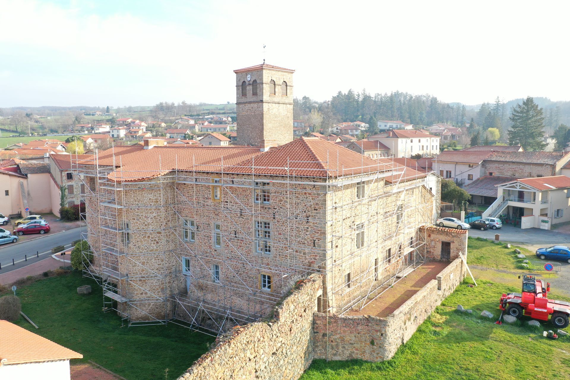 Pose de tuiles à Pouilly-les-Fleurs