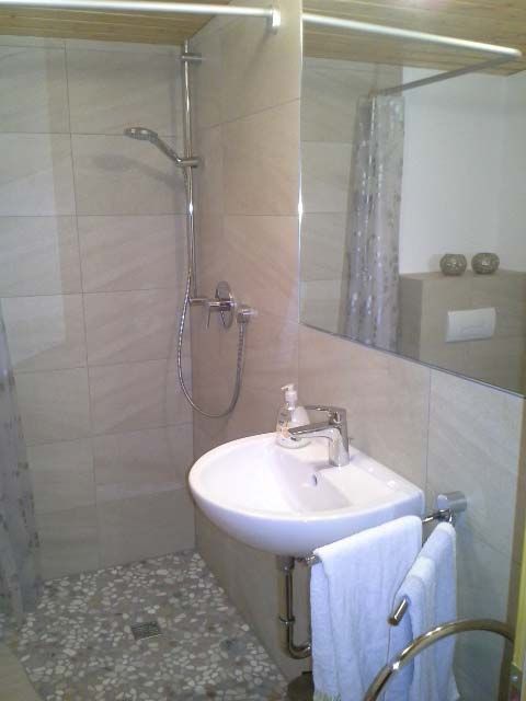 WC Waschbecken Dusche