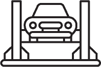 Un coche está estacionado en un elevador en un garaje.