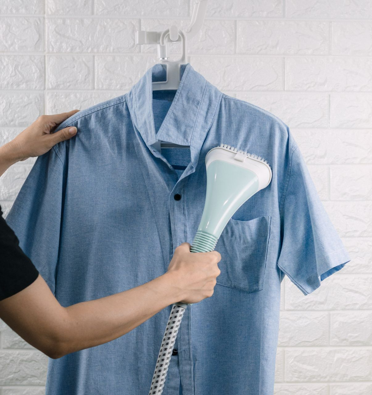 Nettoyeur à vapeur pour vêtements