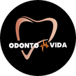 Um logotipo para um consultório odontológico com um dente em forma de coração.