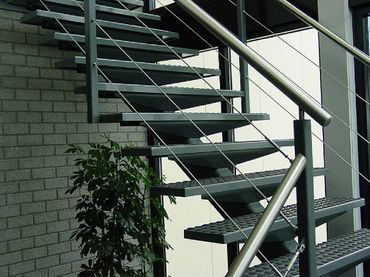 Metalltreppe an einer Hausfassade