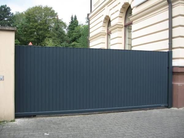 Blickdichter Zaun aus Metall