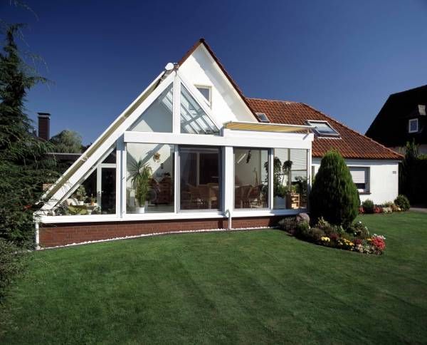 Wintergarten an einem Garten