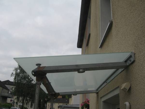 Überdachung aus Glas