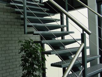 Metalltreppe an einer Hausfassade