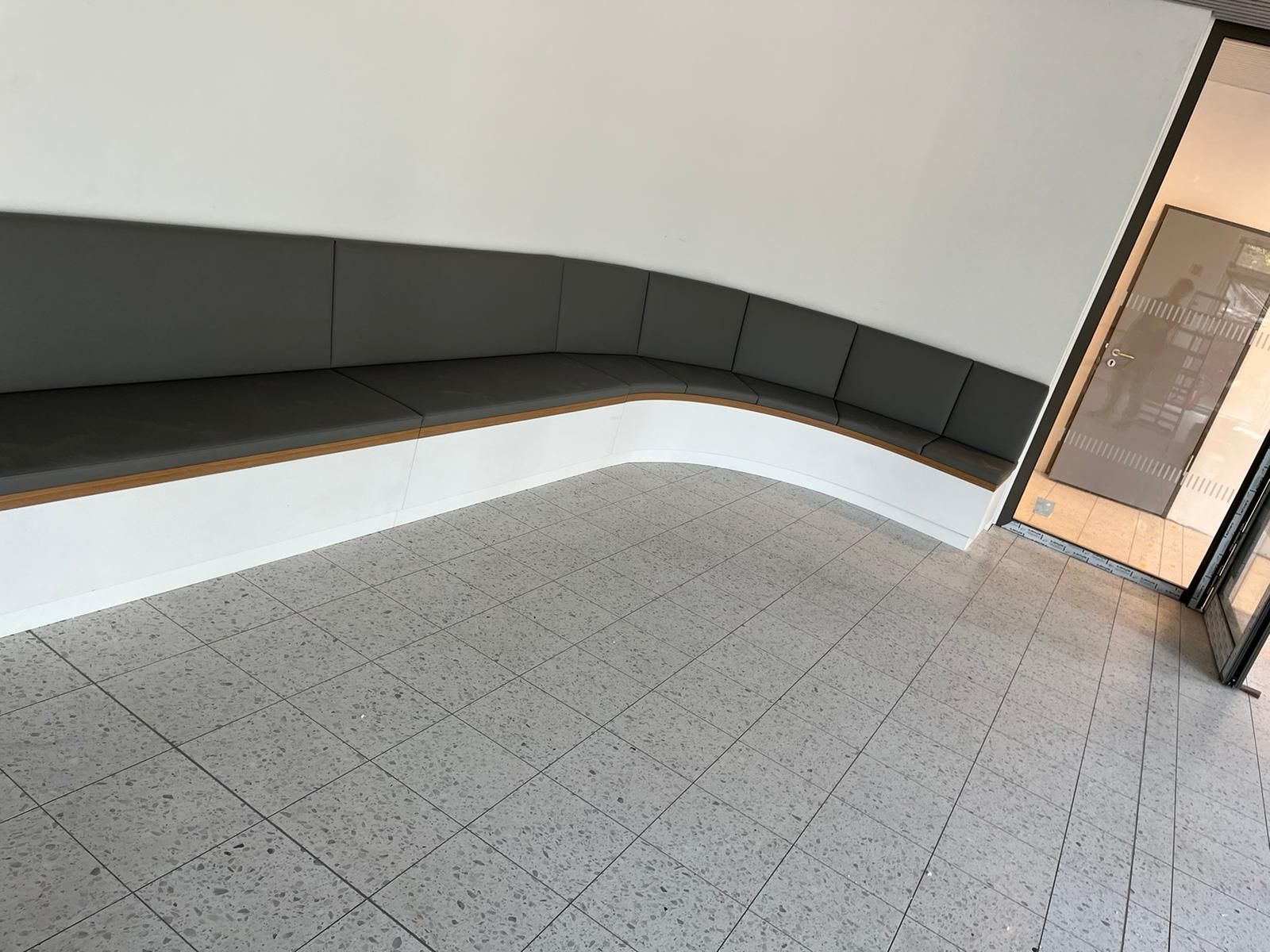 Sitzgelegenheit Schreinerei Heinrich Brückner GmbH & Co. KG