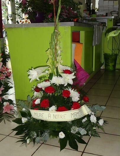 Gerbe en hauteur pour un deuil