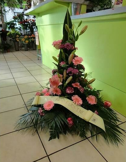 Gerbe en hauteur pour une tombe