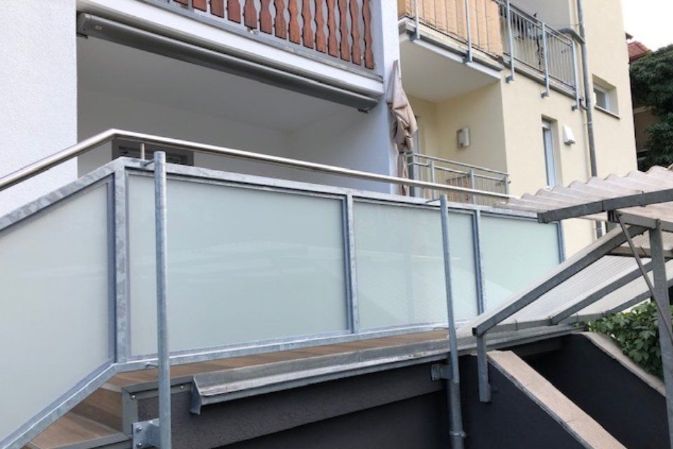 Schummer Metallbau Terrasse mit Geländer