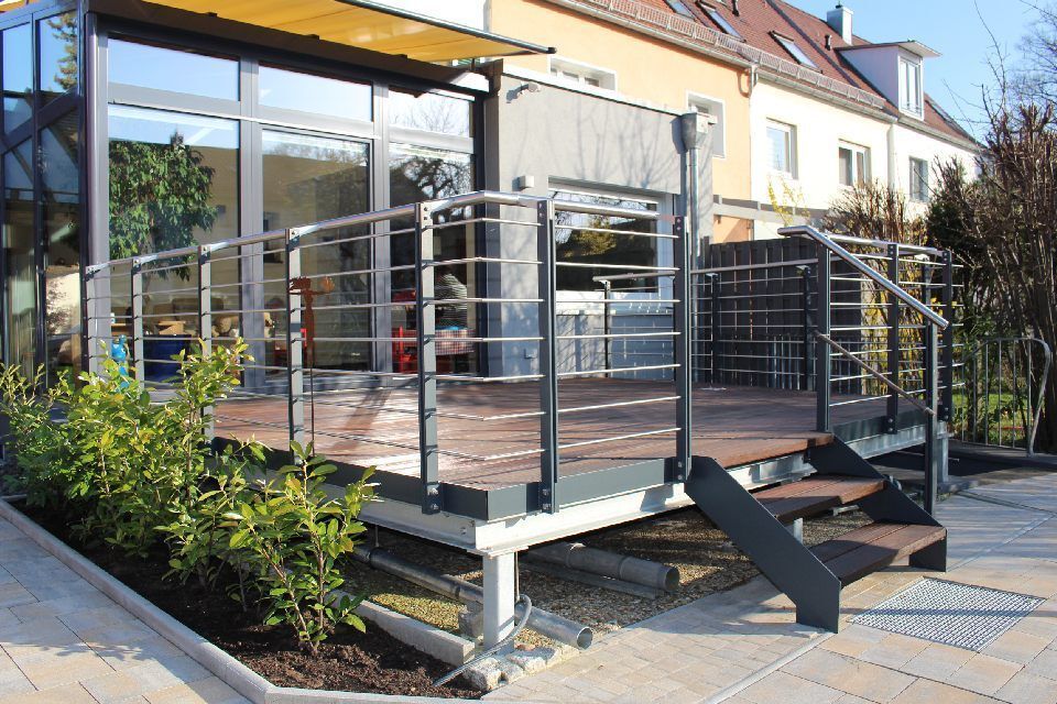 Schummer Metallbau Terrasse mit Geländer
