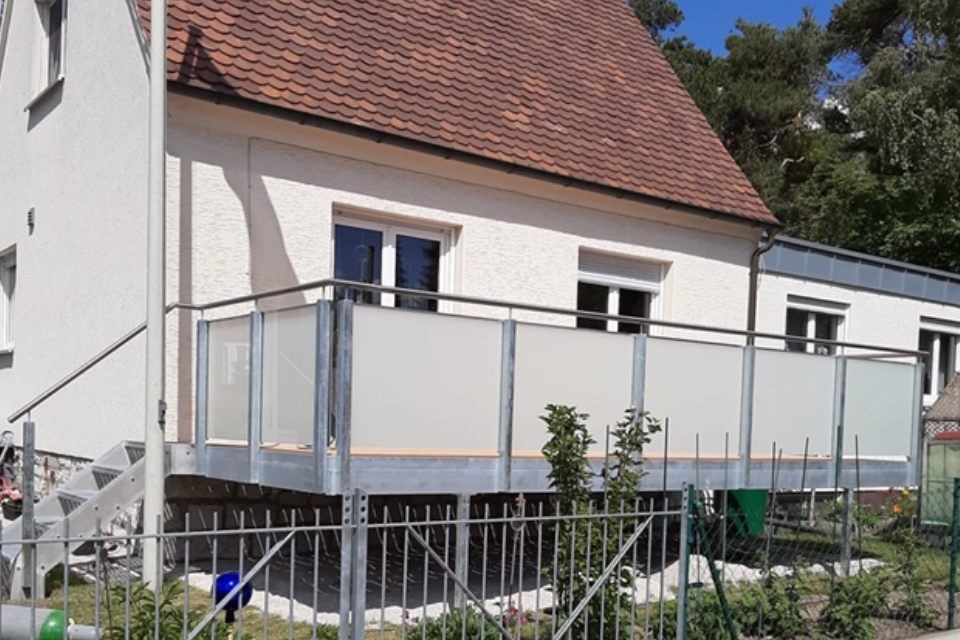 Schummer Metallbau Terrasse mit Geländer