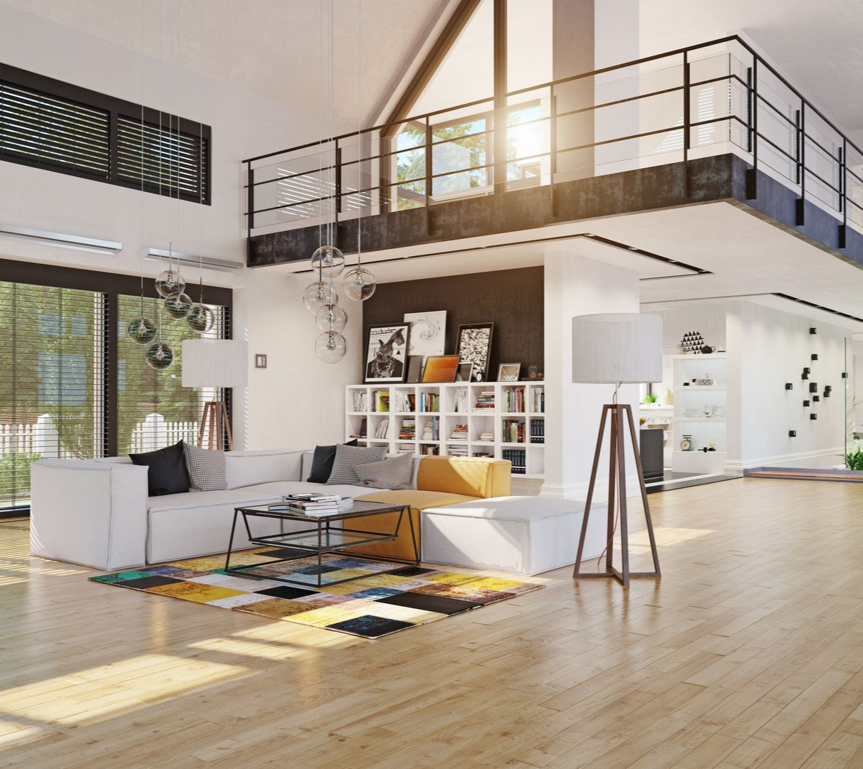 Salon moderne avec mezzanine. Murs blancs, parquet, lumière provenant d'une fenêtre.