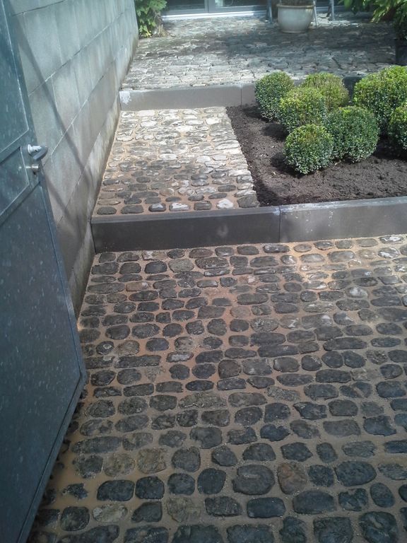 Natursteinpflästerung