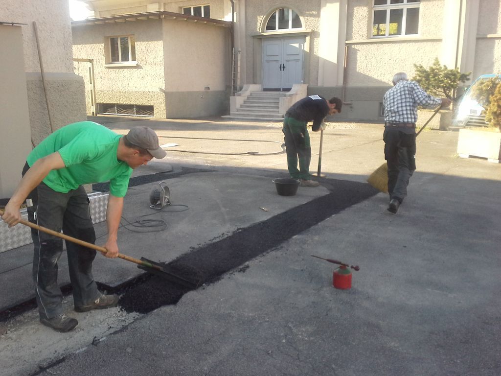 Schwarzbelagsarbeiten