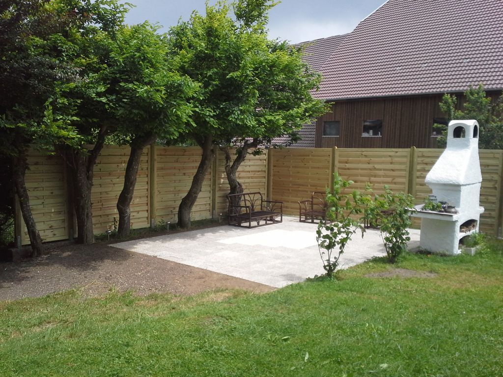 Gartensitzplatz mit Sichtschutz neu