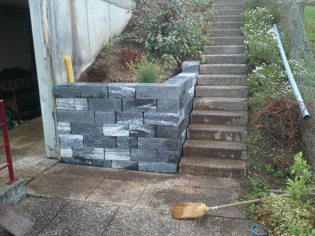 Ersatz Schwellenmauer mit Verzasca Betonmauerstein