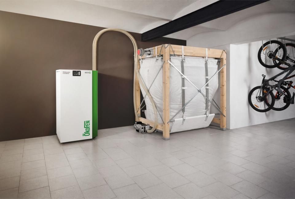 Pellet-Berhälter und Brennofen