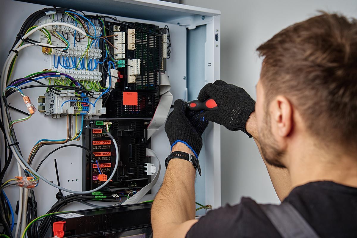 Elektro- und Energietechnik Schmiedler