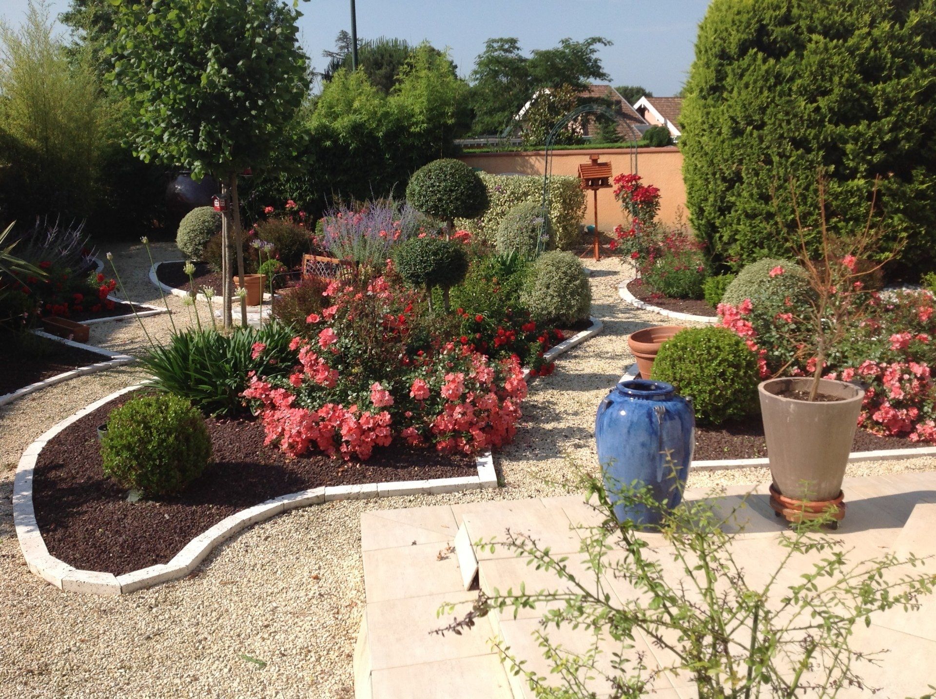 Création d'un jardin et allées