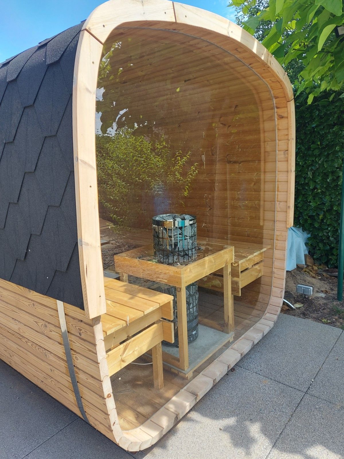 Salon de jardin fermé en bois 2 : zoom