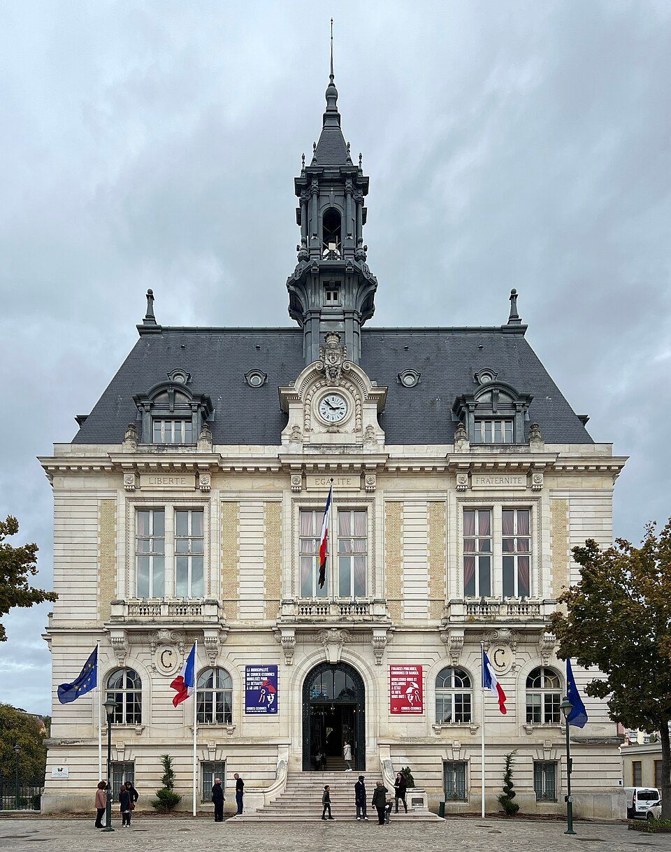 L'hôtel de ville de Corbeil-Essonnes.